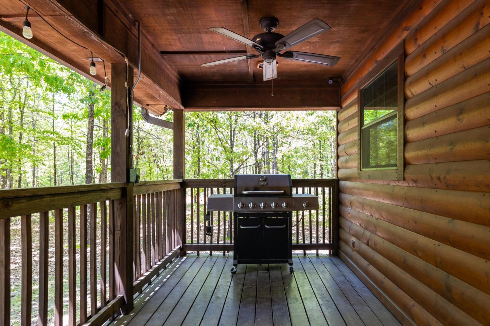 Cross Timbers Cabin On The Grove'S 25-Acres Broken Bow Exterior photo